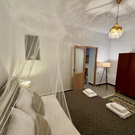 דירה George&michael Traditional House