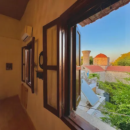George&michael Traditional House * Rhodes City