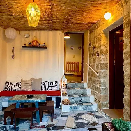 George&michael Traditional House דירה